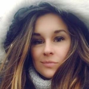 Meet your Posher, Jenelle